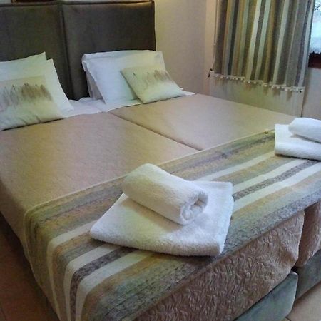 Menelaos Apartments ليفوكاسترو المظهر الخارجي الصورة