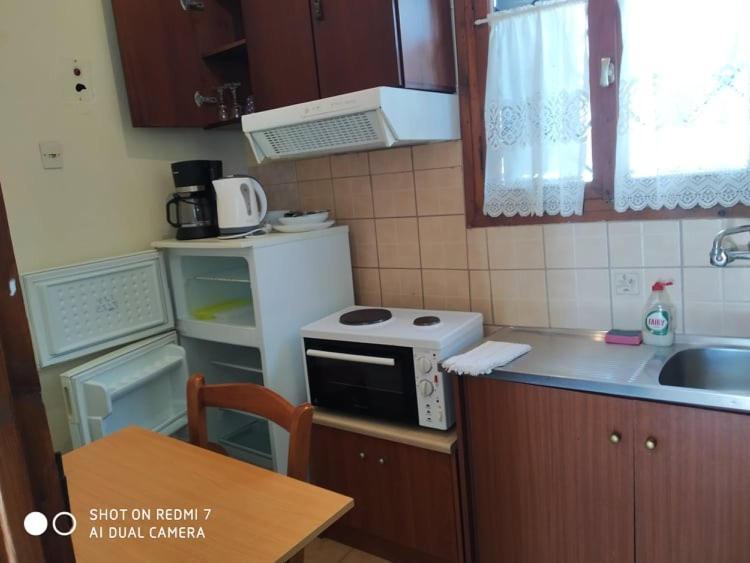 Menelaos Apartments ليفوكاسترو المظهر الخارجي الصورة