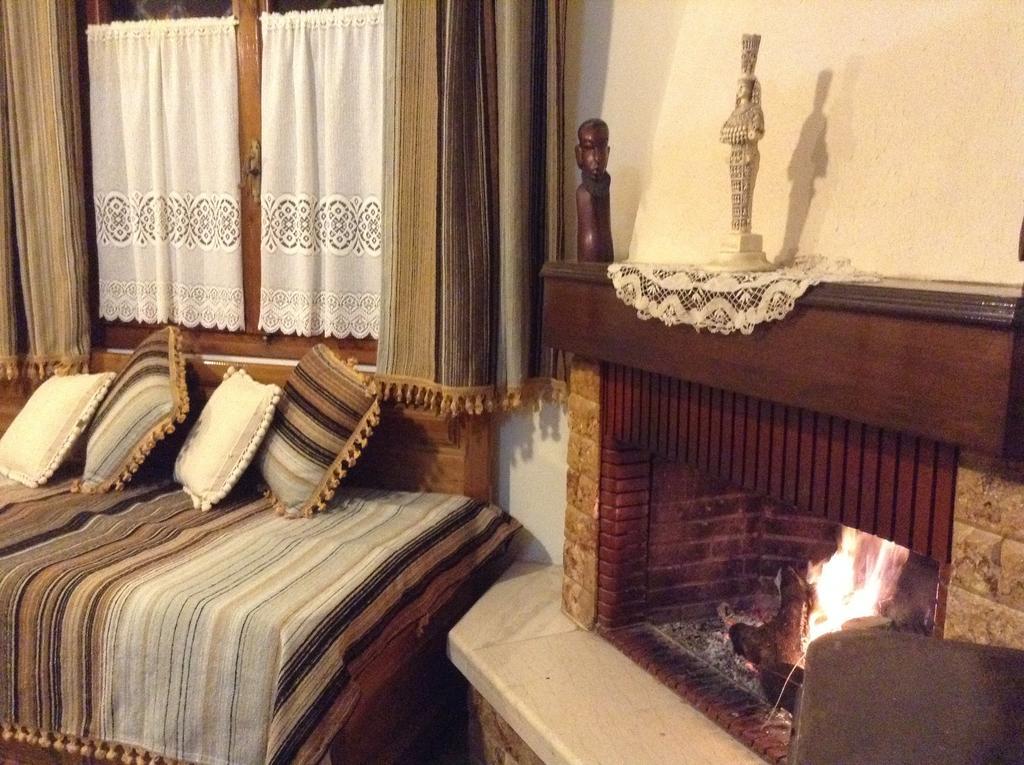 Menelaos Apartments ليفوكاسترو المظهر الخارجي الصورة