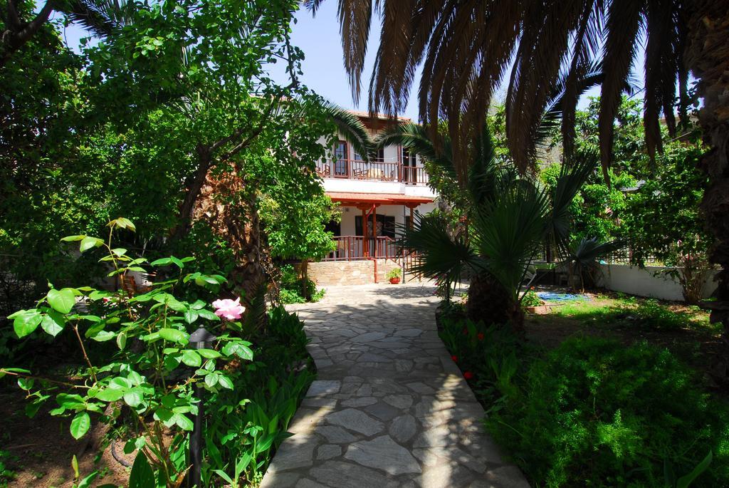 Menelaos Apartments ليفوكاسترو المظهر الخارجي الصورة