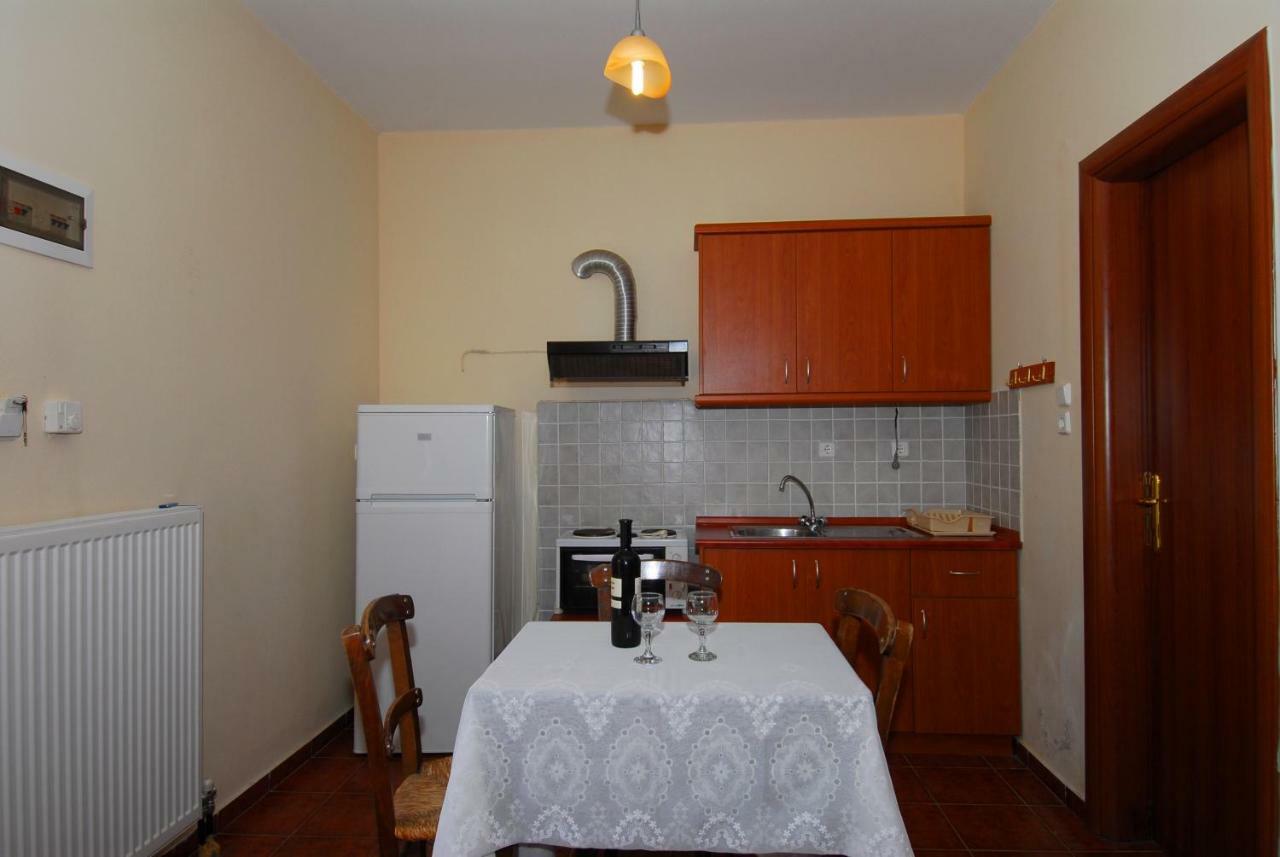 Menelaos Apartments ليفوكاسترو المظهر الخارجي الصورة